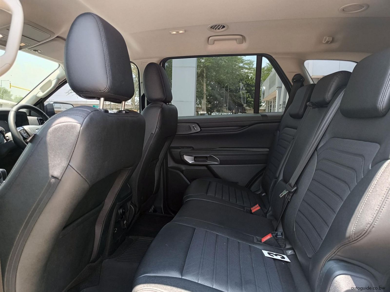2025 Ford Everest Sport pictures