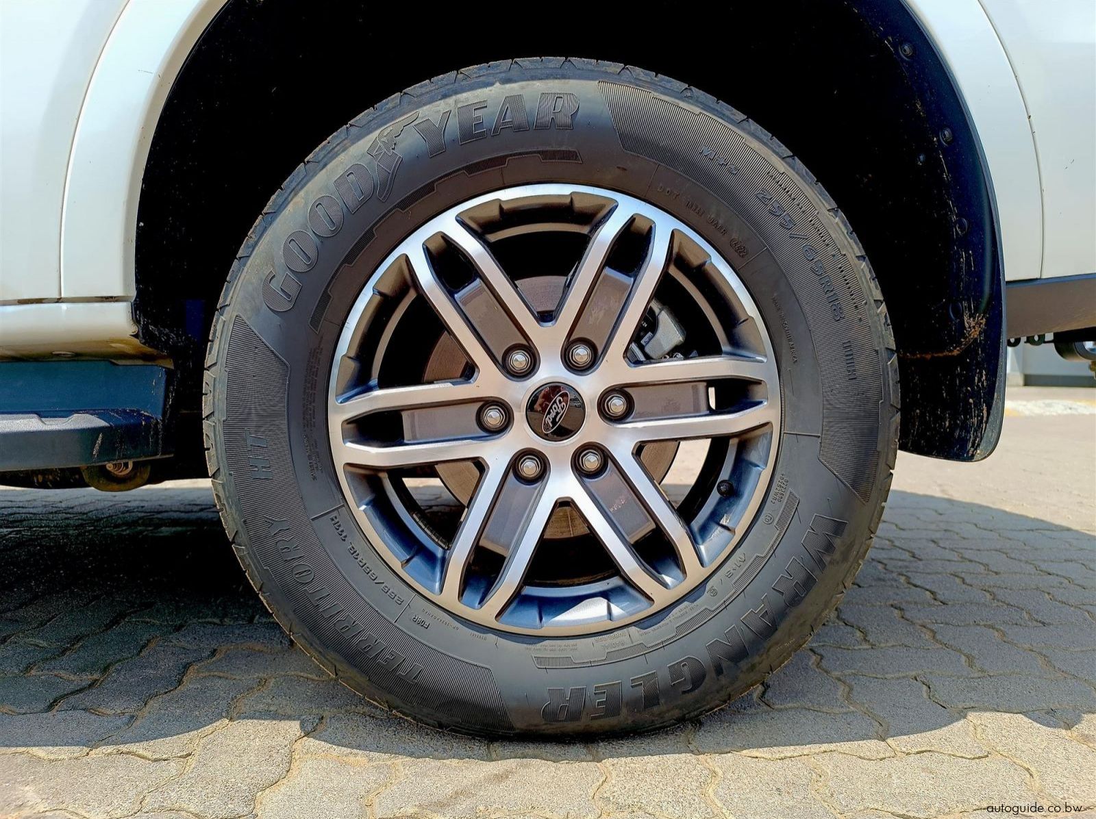 2025 Ford Everest pictures