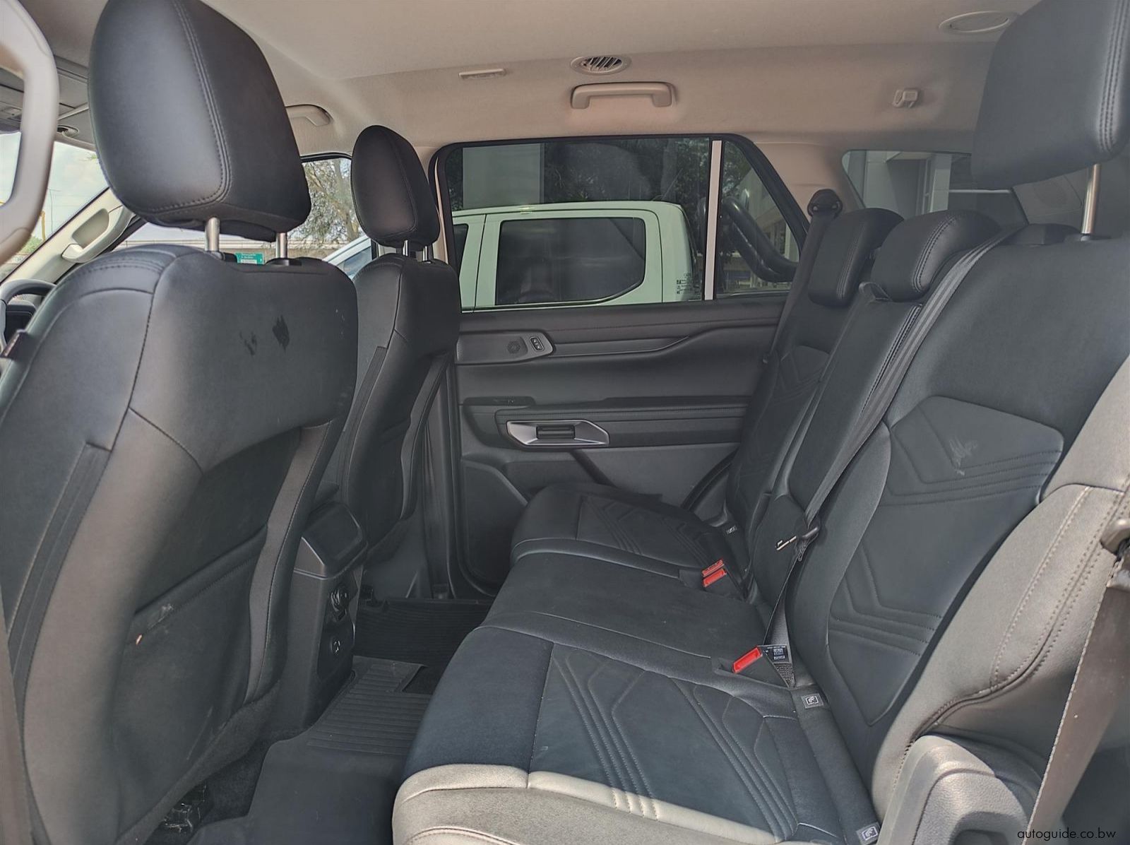 2025 Ford Everest pictures