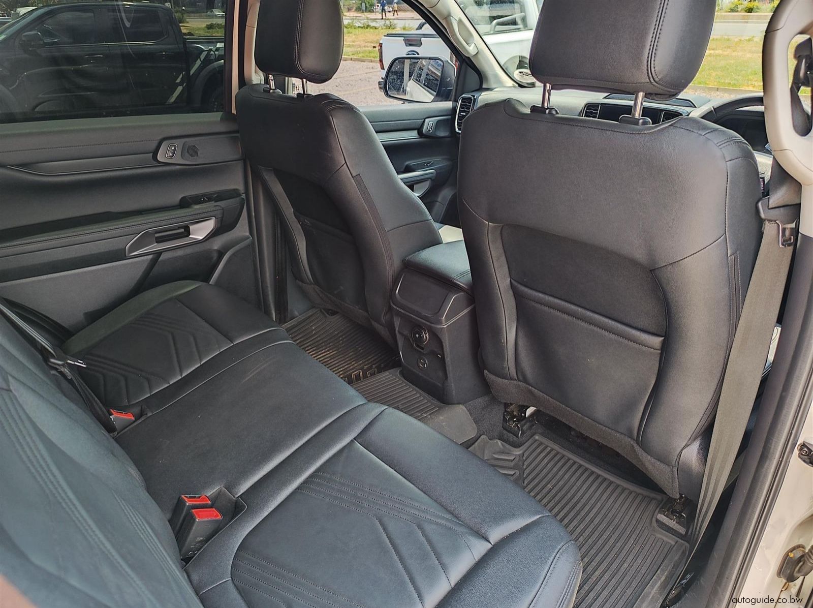 2025 Ford Everest pictures