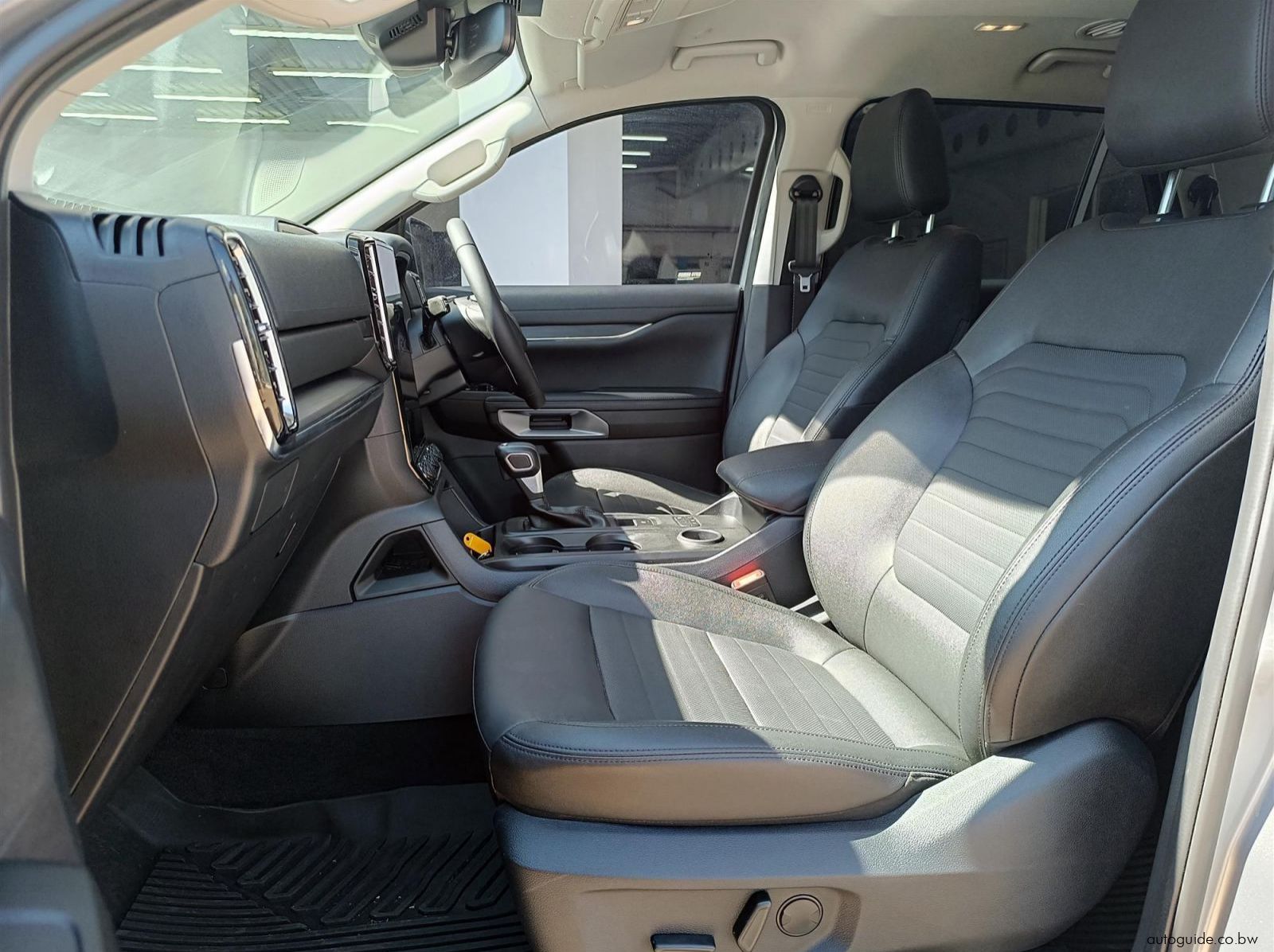 2026 Ford Everest Sport 7 Seater pictures