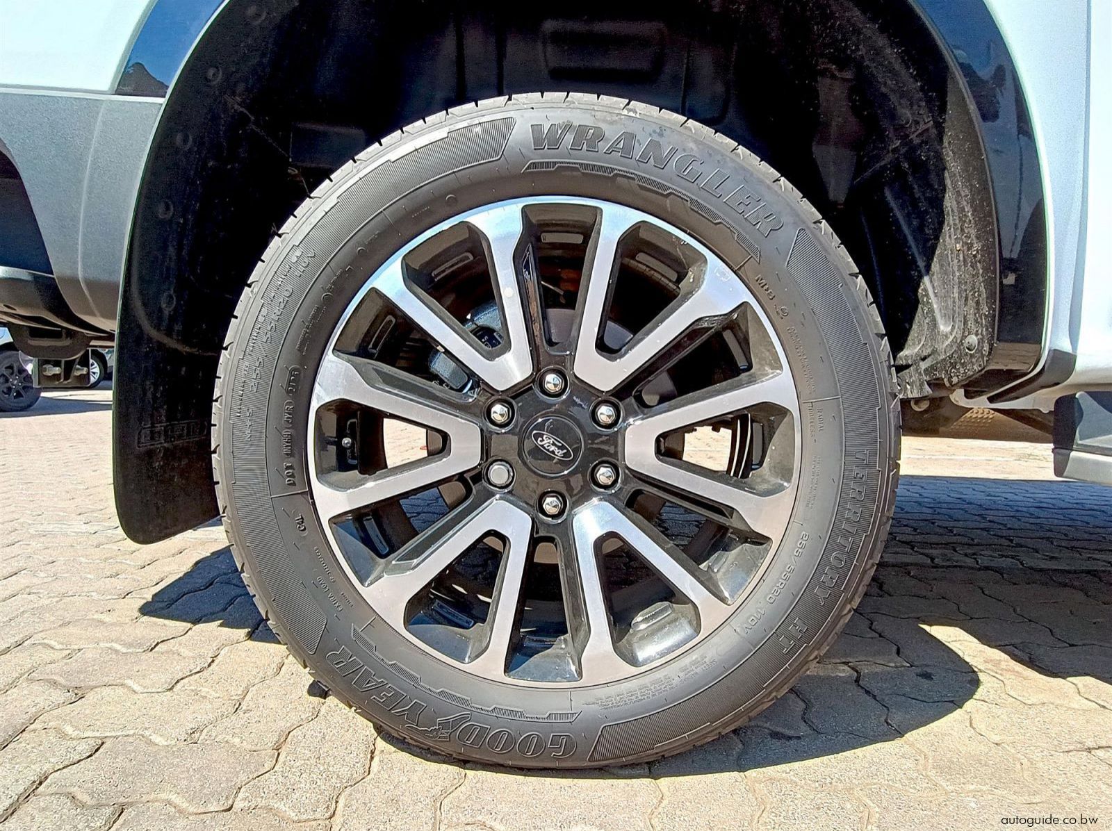 2025 Ford Ranger Platinum 3.0L V6 pictures