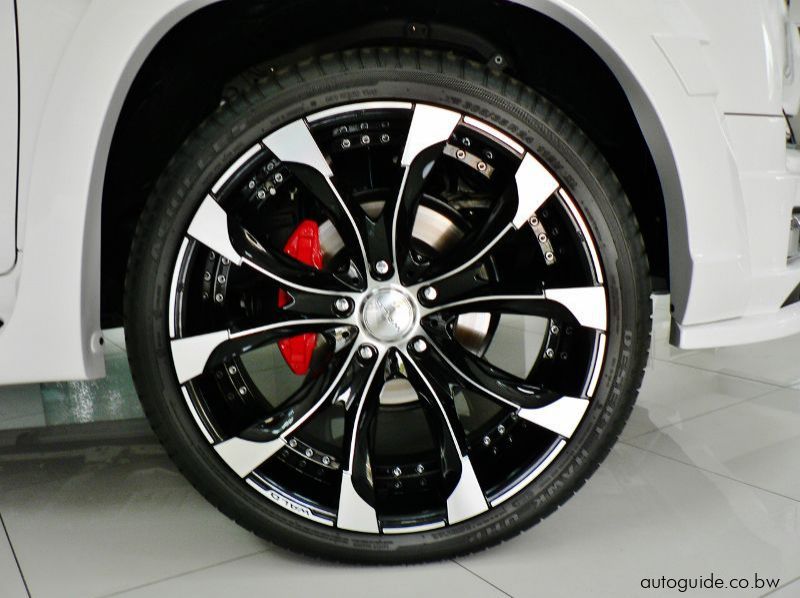 2018 Toyota Land Cruiser 200 Series V8 VX pictures