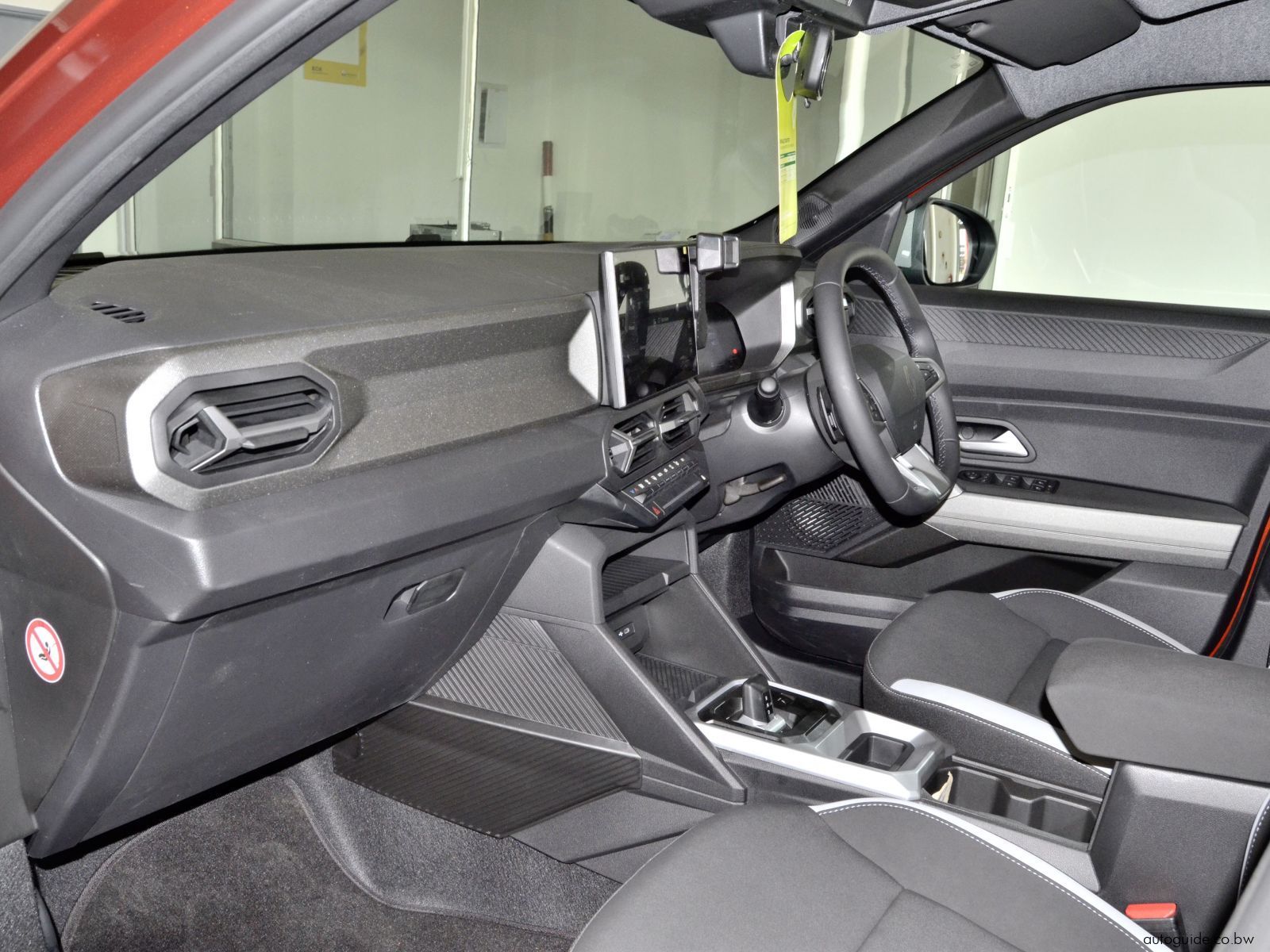 2025 Renault Duster Intens 7 Speed EDC - 4x2 photo