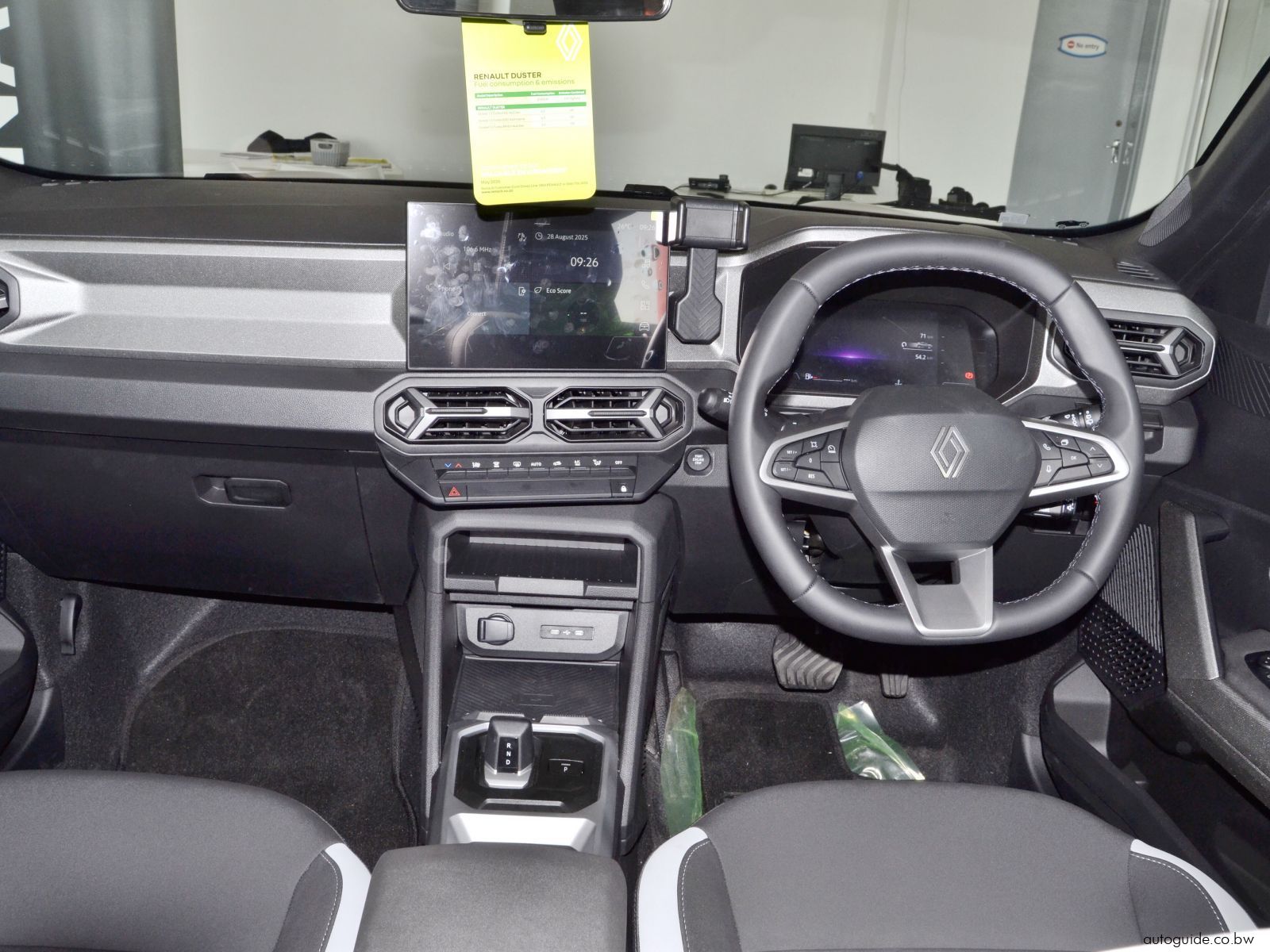 2025 Renault Duster Intens 7 Speed EDC - 4x2 photo