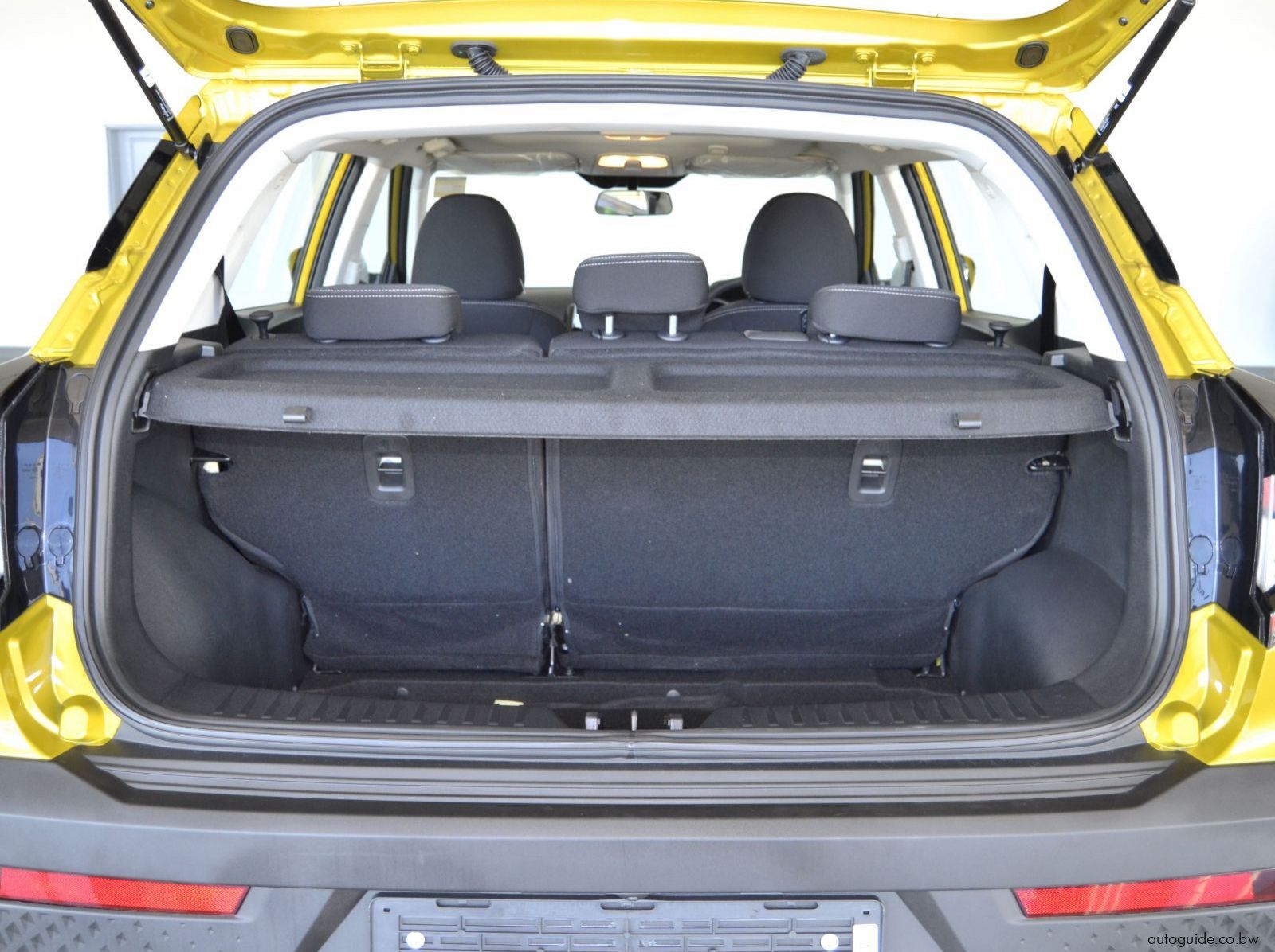 2025 Mahindra XUV 3XO A5 pictures