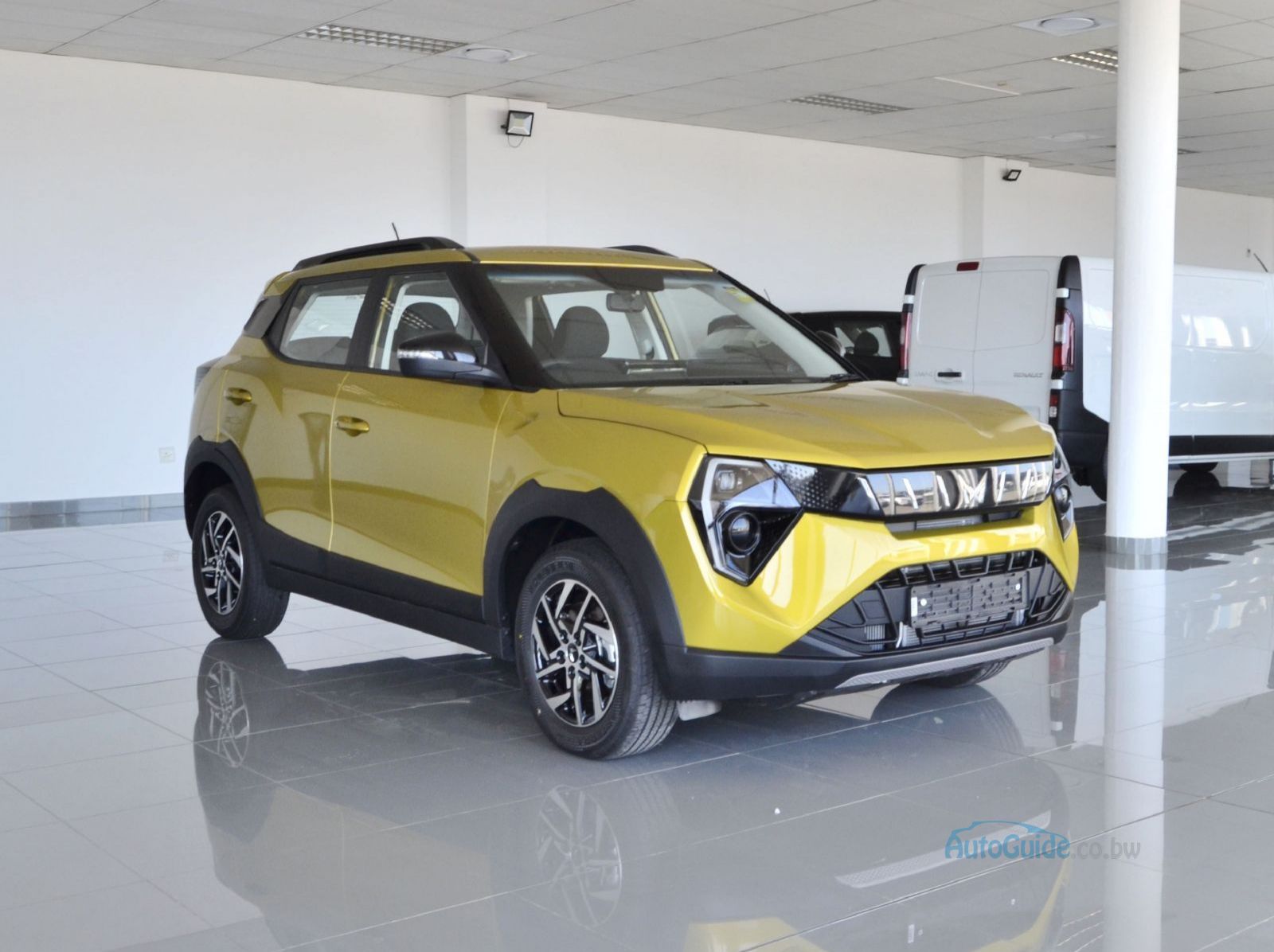 2025 Mahindra XUV 3XO A5 pictures