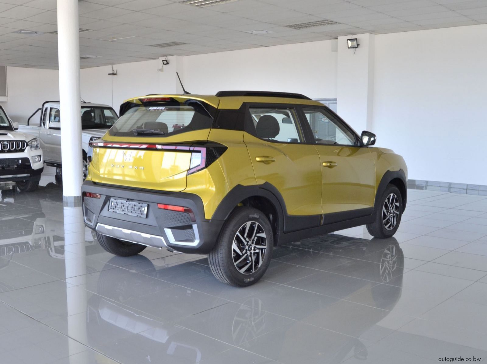 2025 Mahindra XUV 3XO A5 pictures