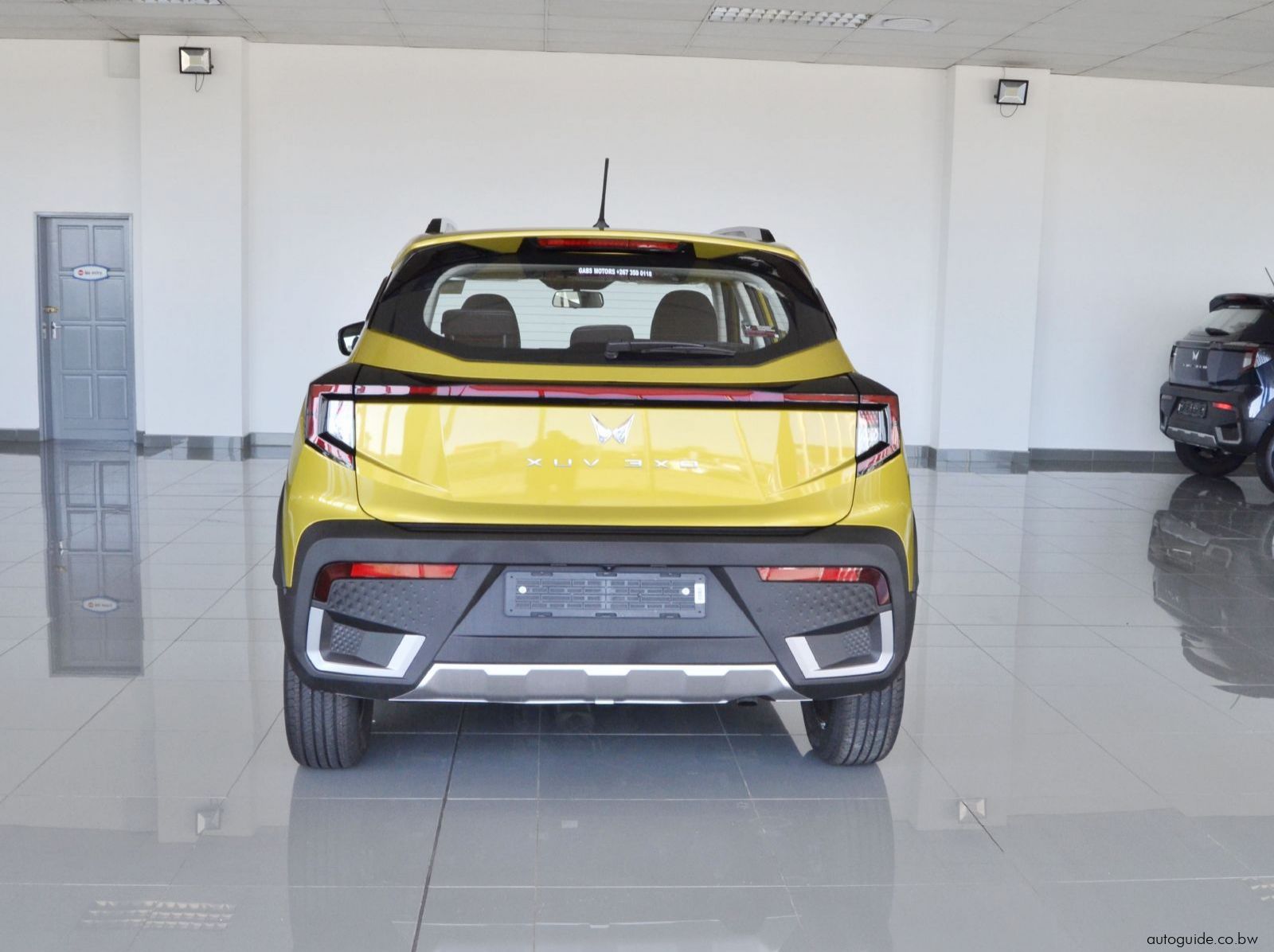 2025 Mahindra XUV 3XO A5 pictures