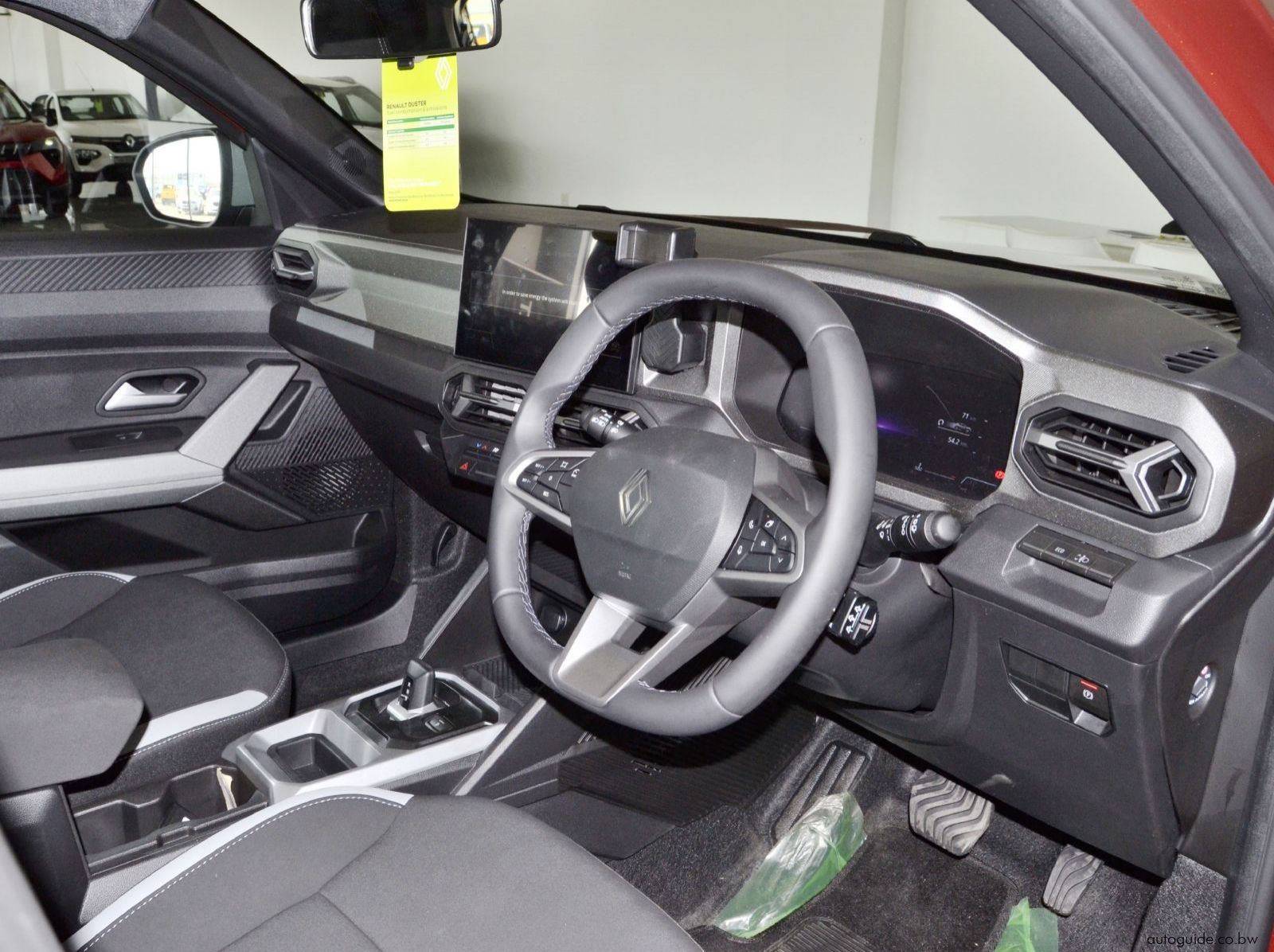 2025 Renault Duster Intens 7 Speed EDC - 4x2 pictures