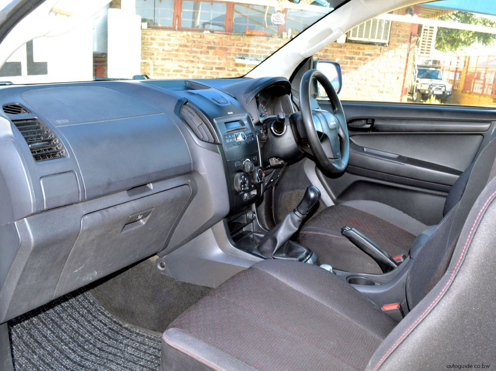 2019 Isuzu D-Max pictures