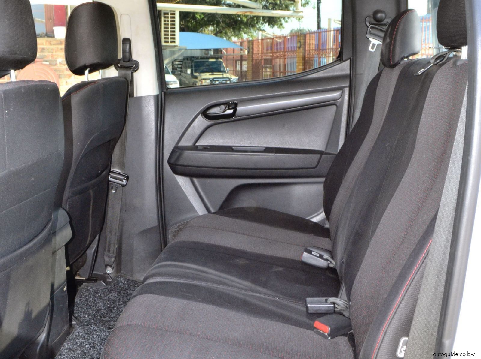 2019 Isuzu D-Max pictures