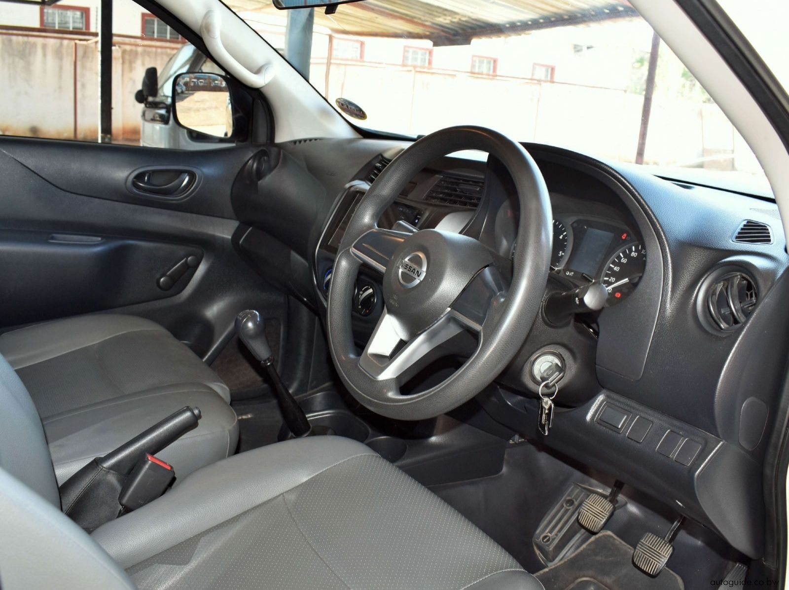 2021 Nissan Navara Baseline pictures