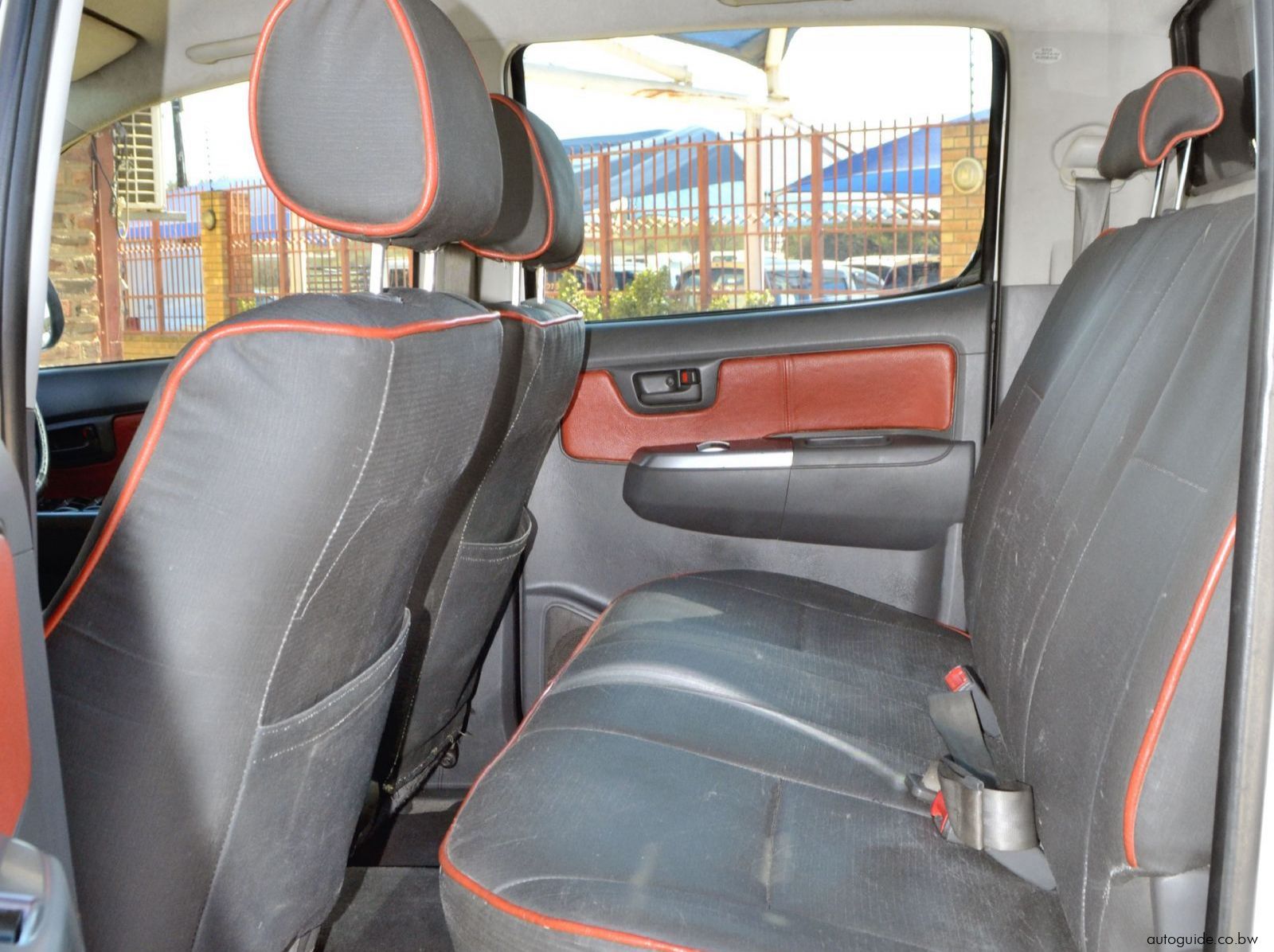 2013 Toyota Hilux vvti pictures