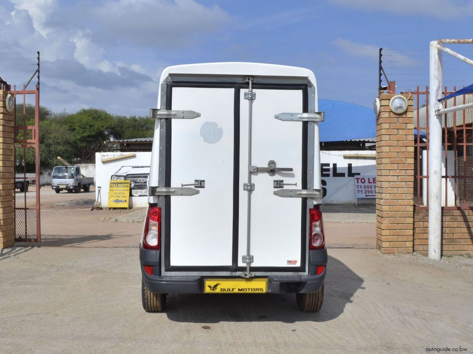 2019 Nissan NP200 pictures