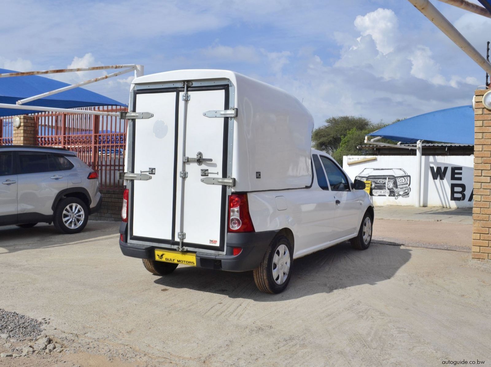 2019 Nissan NP200 pictures