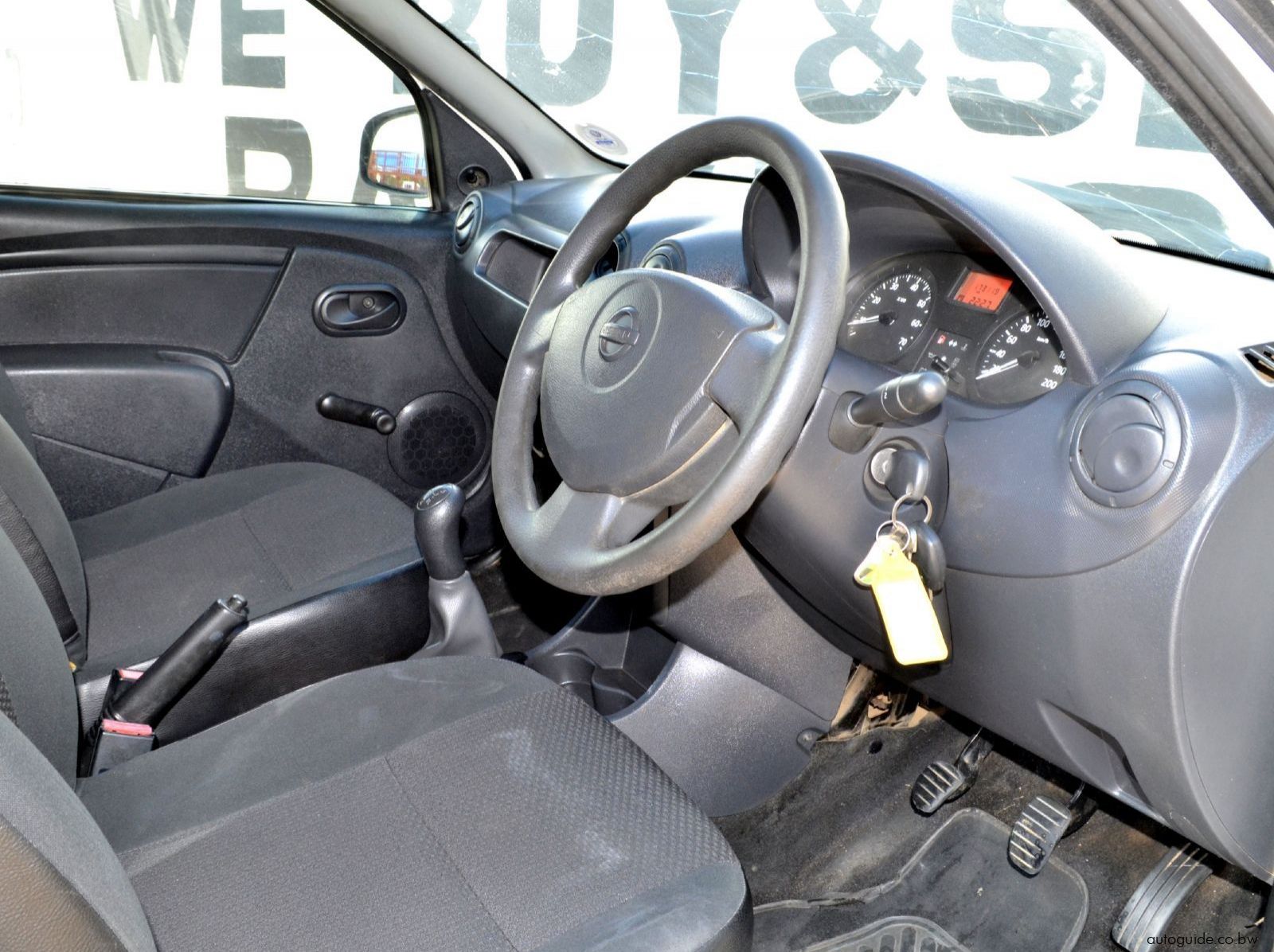 2019 Nissan NP200 pictures