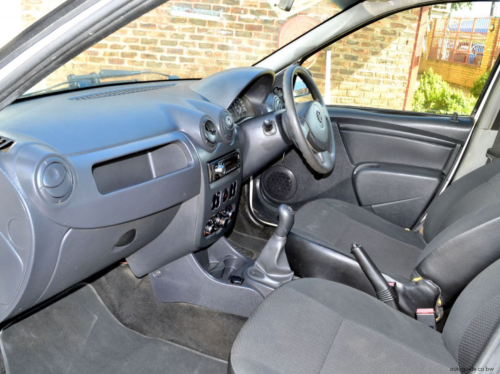 2019 Nissan NP200 pictures