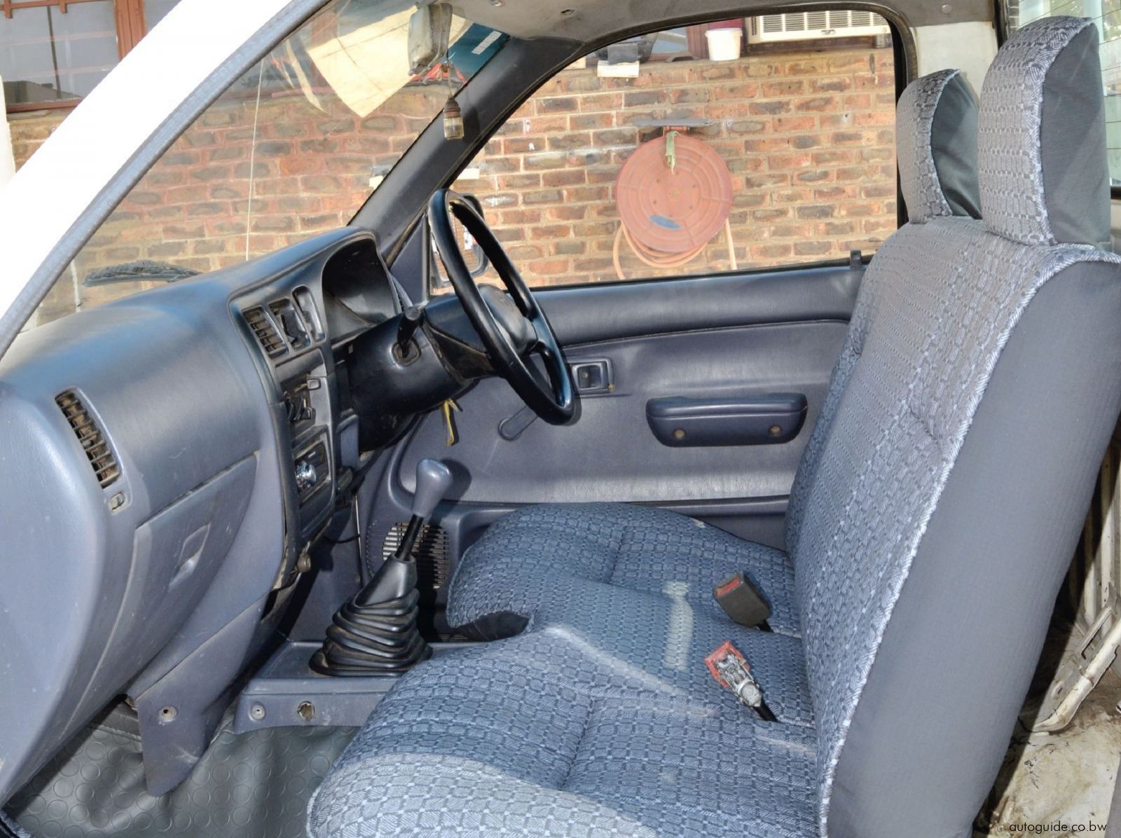2002 Toyota Hilux  - 1RZ pictures