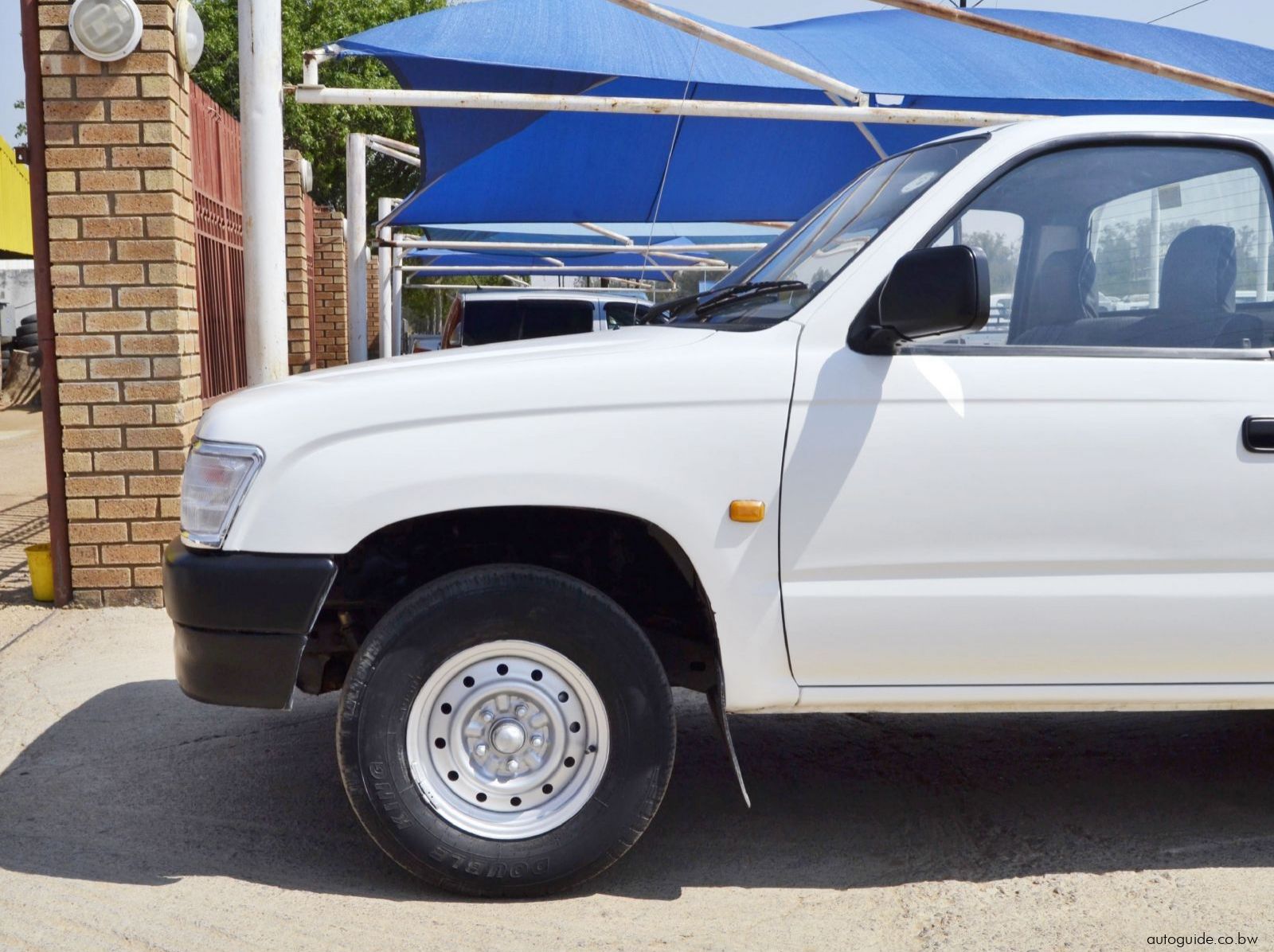 2002 Toyota Hilux  - 1RZ pictures