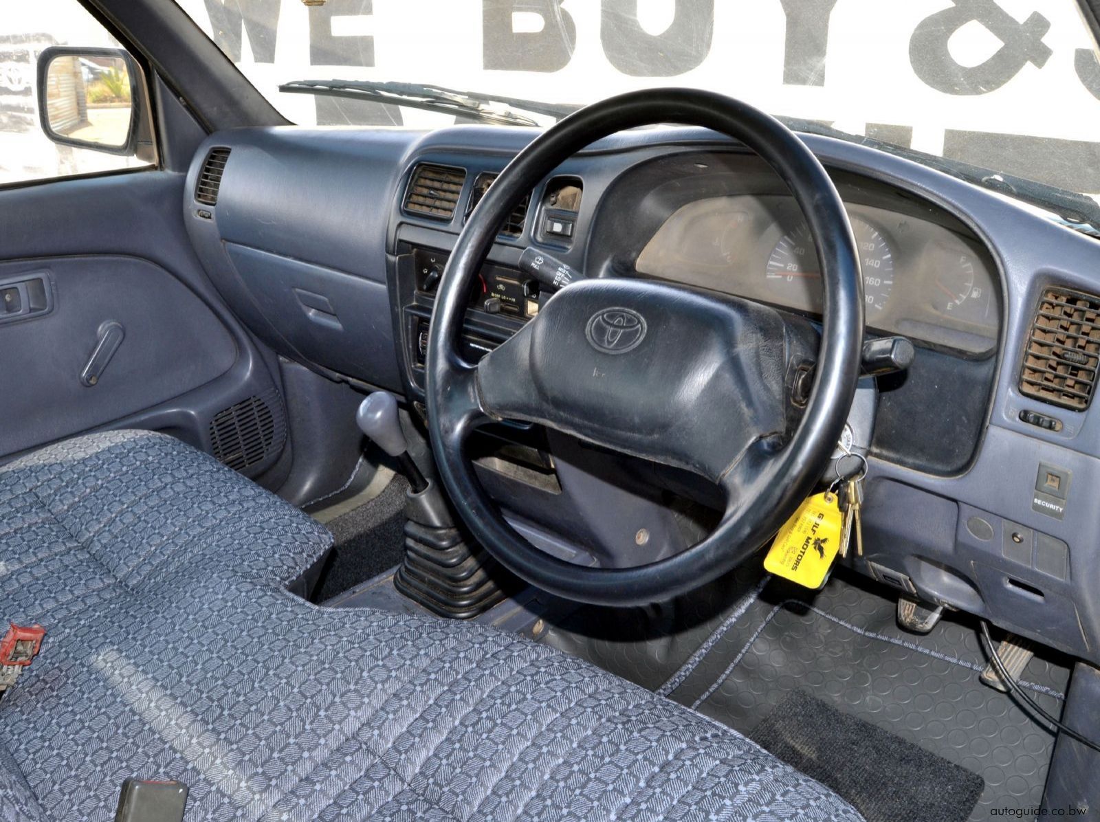 2002 Toyota Hilux  - 1RZ pictures