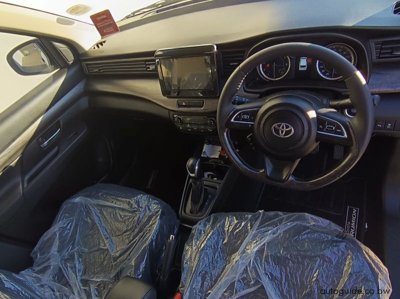 2024 Toyota Rumion pictures