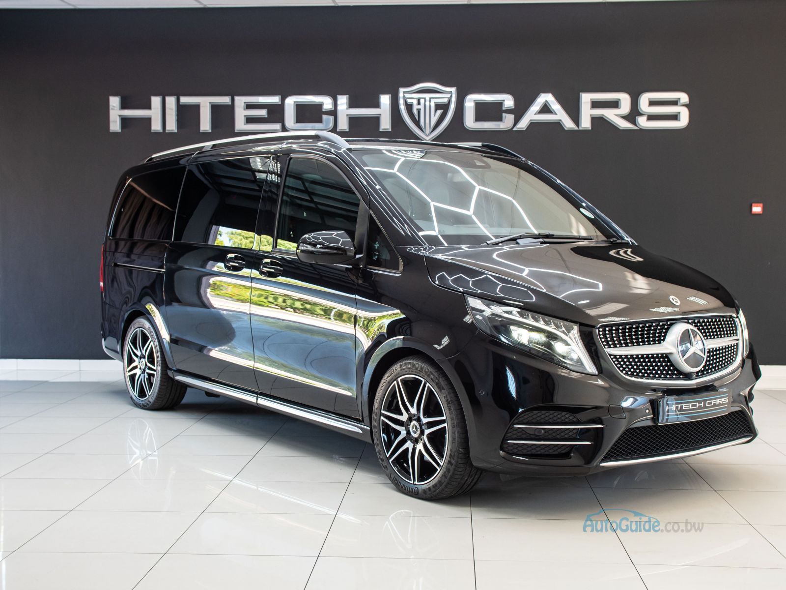 2023 Mercedes-Benz V300D photo