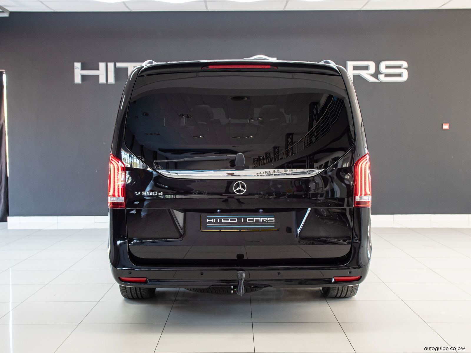 2023 Mercedes-Benz V300D photo