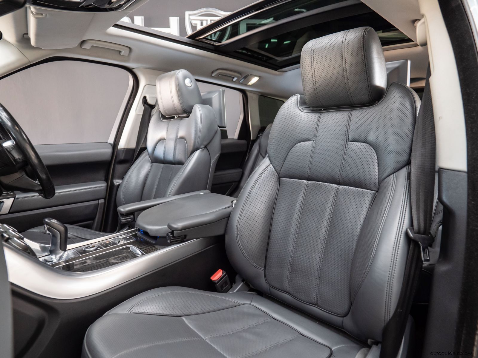 2015 Range Rover Sport HSE SDV6 photo