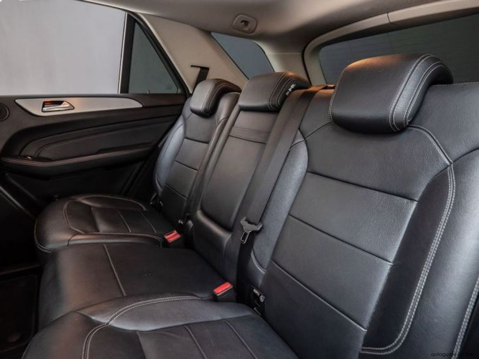 2015 Mercedes-Benz ML350 Bluetec photo