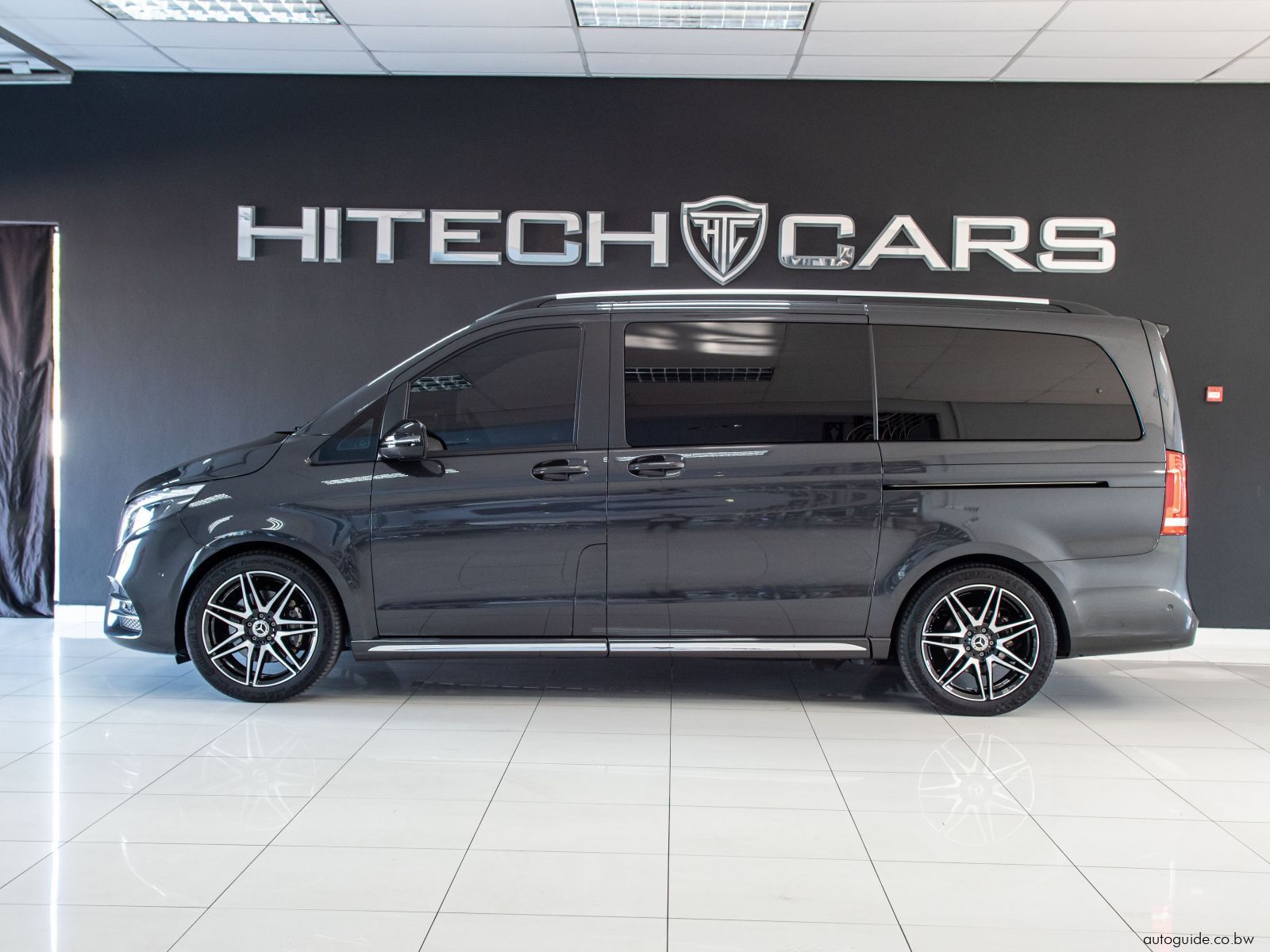 2023 Mercedes-Benz V300 D photo