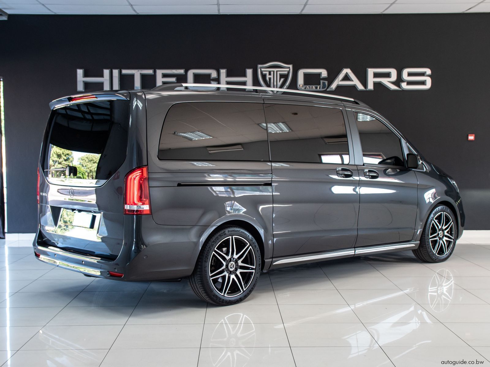 2023 Mercedes-Benz V300 D photo