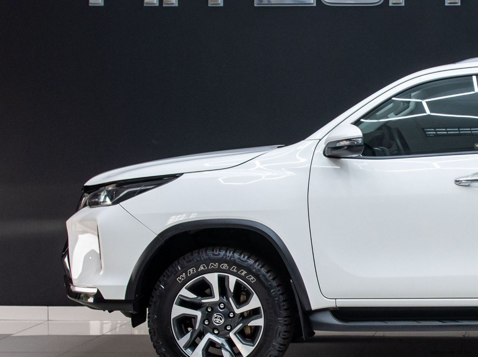 2023 Toyota Fortuner GD6 pictures