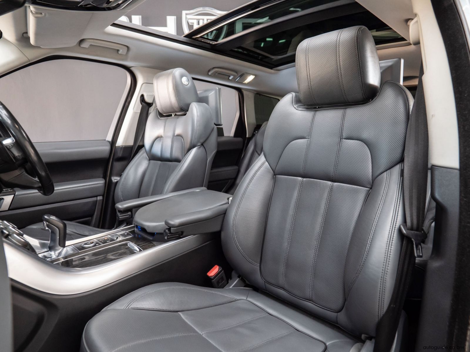 2015 Range Rover Sport HSE SDV6 pictures