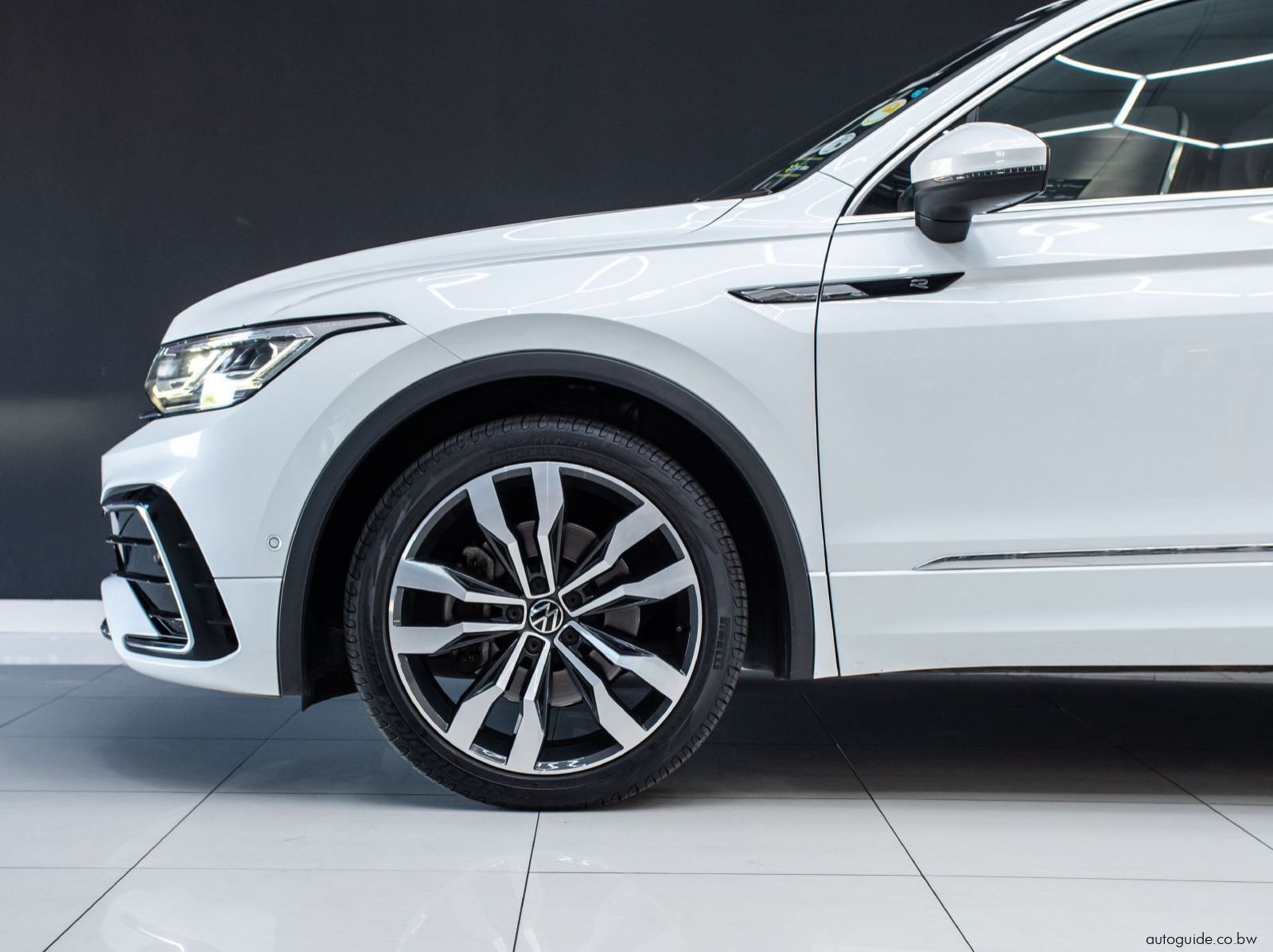 2021 Volkswagen Tiguan R  - 4Motion pictures