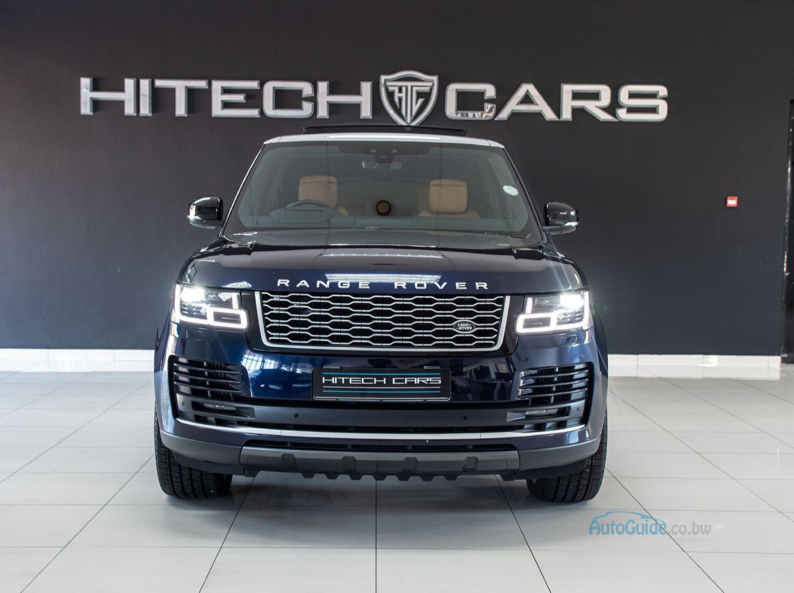 2018 Range Rover Voque SE SD V8 pictures