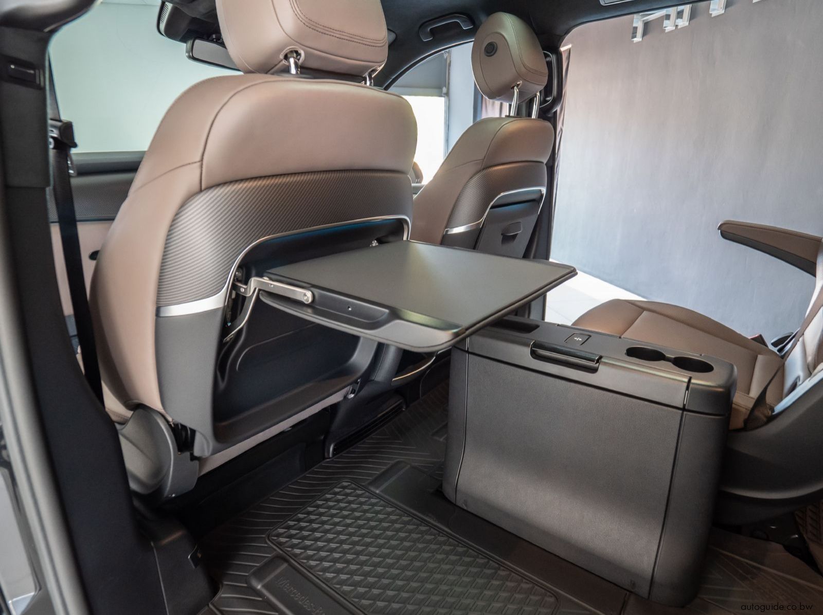 2023 Mercedes-Benz V300 D pictures