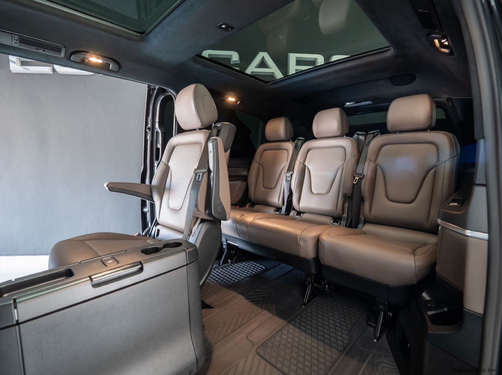 2023 Mercedes-Benz V300 D pictures