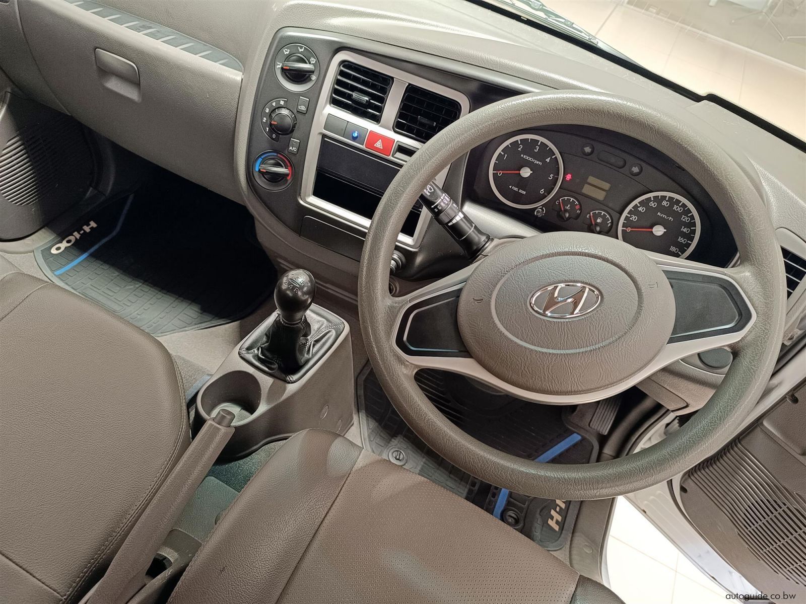 2025 Hyundai H-100 2.6D 1.3Ton photo