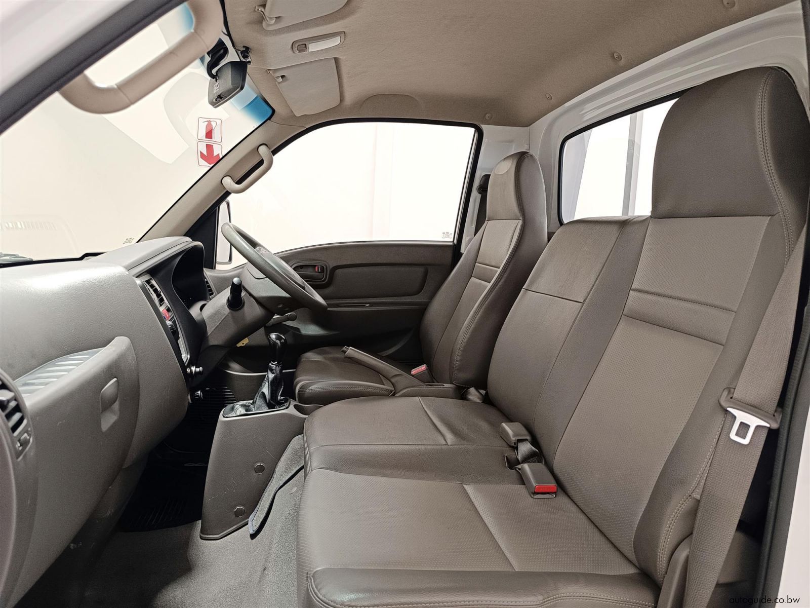 2025 Hyundai H-100 2.6D 1.3Ton photo