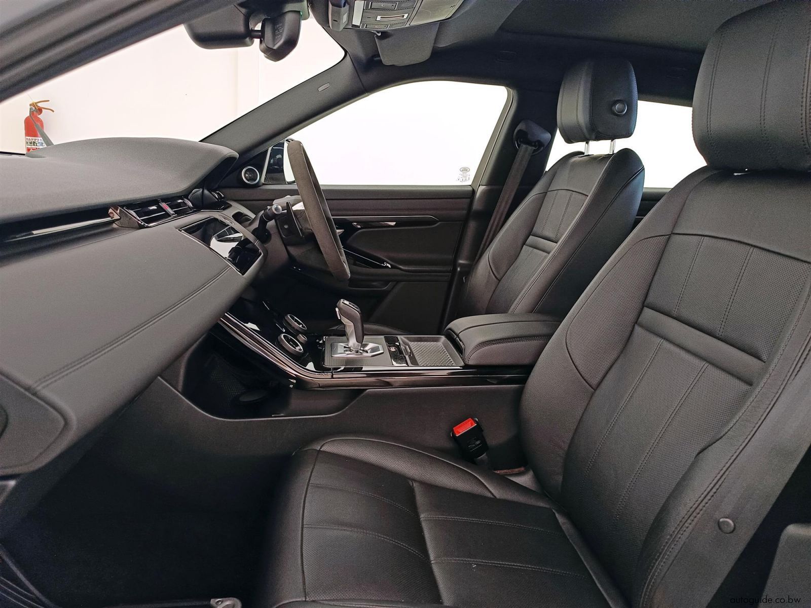 2019 Range Rover Evoque 2.0D 132kW SE photo