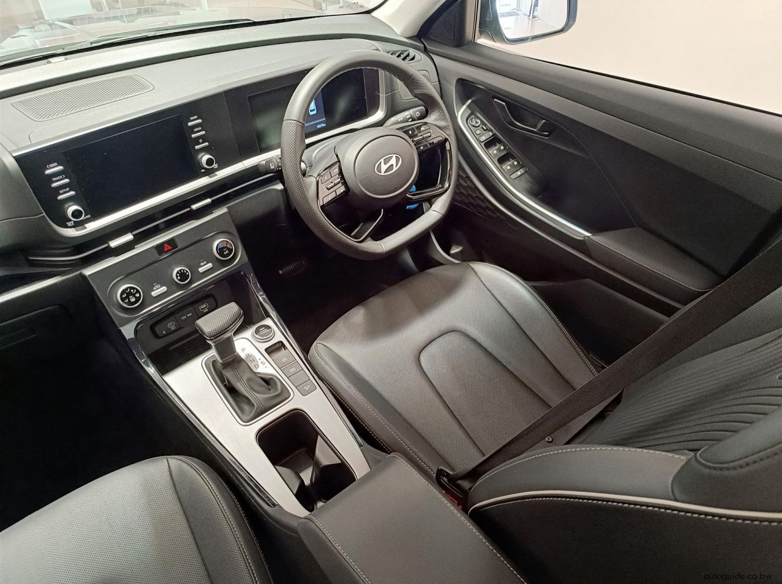 2025 Hyundai Alcazar 2.0 Executive 7 Seater pictures