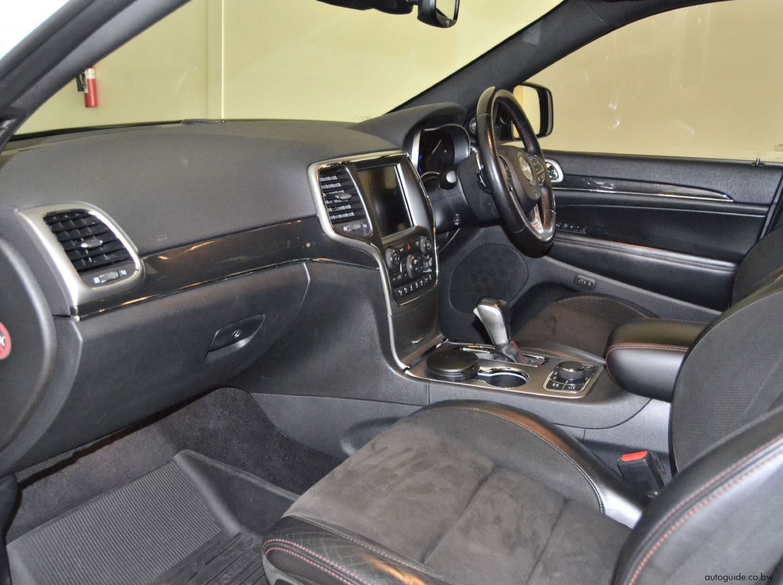 2018 Jeep Grand Cherokee Trailhawk V6 pictures