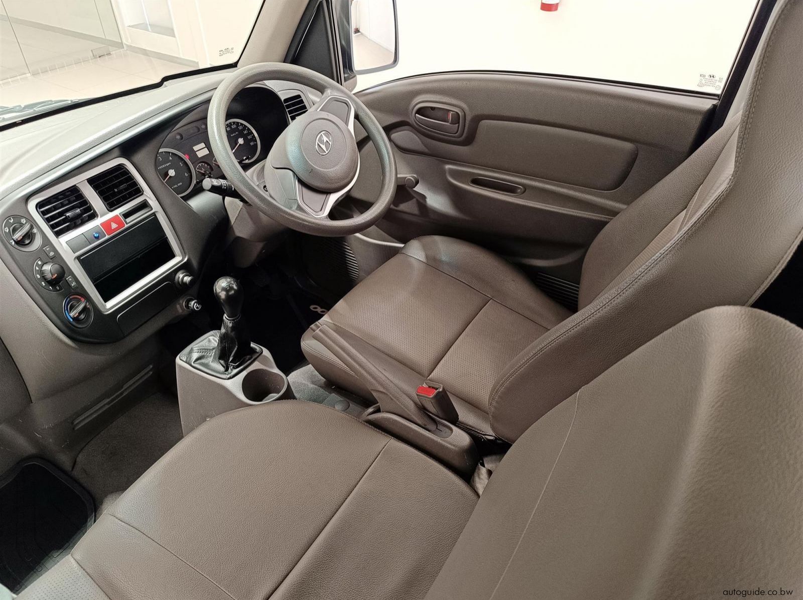 2025 Hyundai H-100 2.6D 1.3Ton pictures