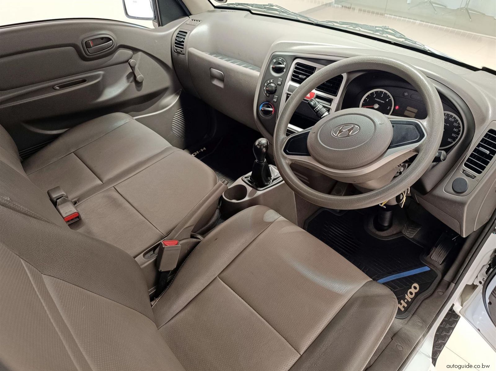 2025 Hyundai H-100 2.6D 1.3Ton pictures