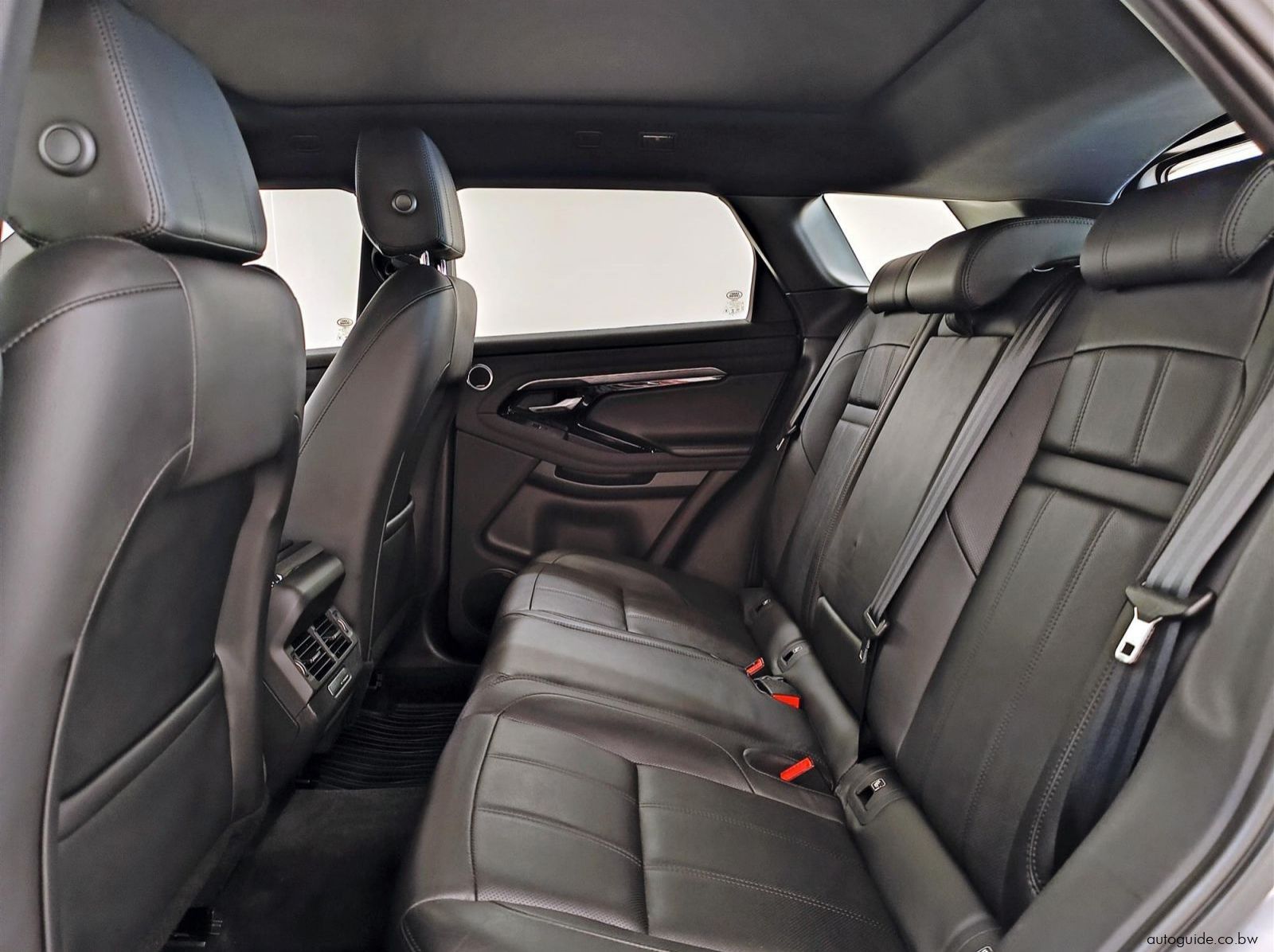 2019 Range Rover Evoque 2.0D 132kW SE pictures