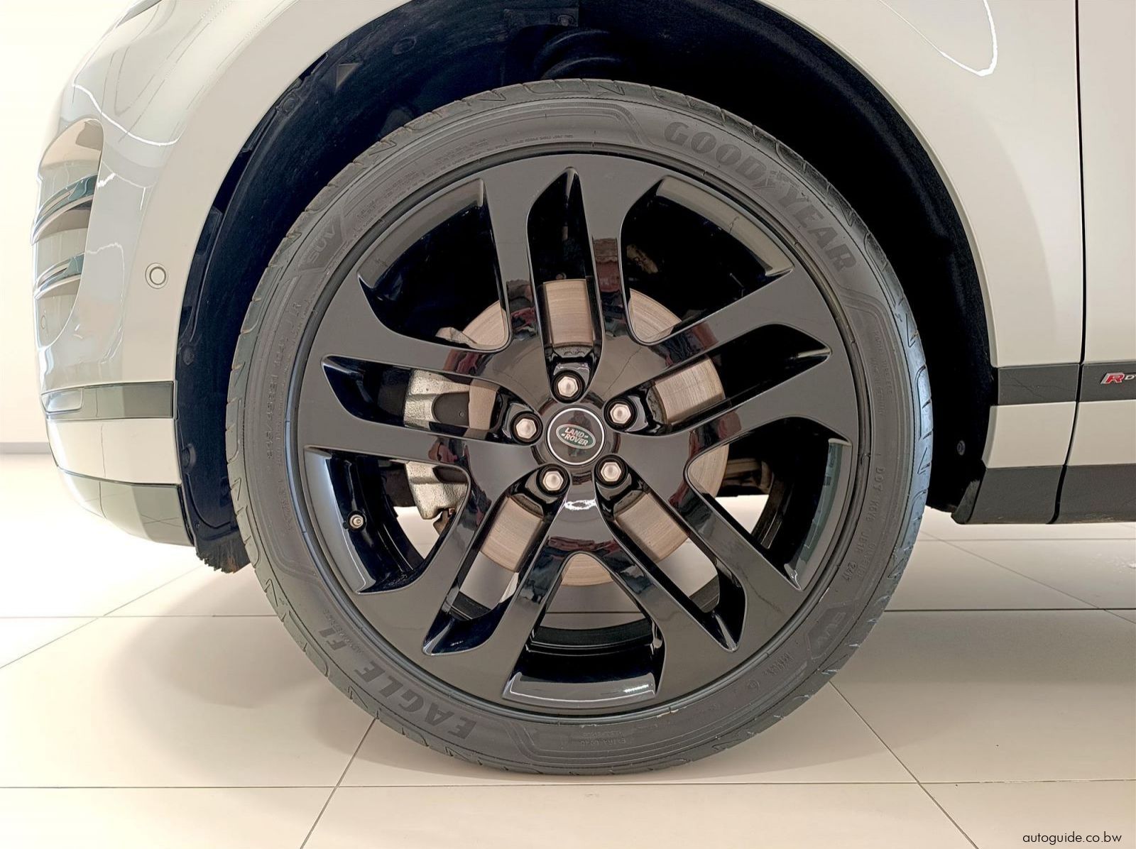 2019 Range Rover Evoque 2.0D 132kW SE pictures