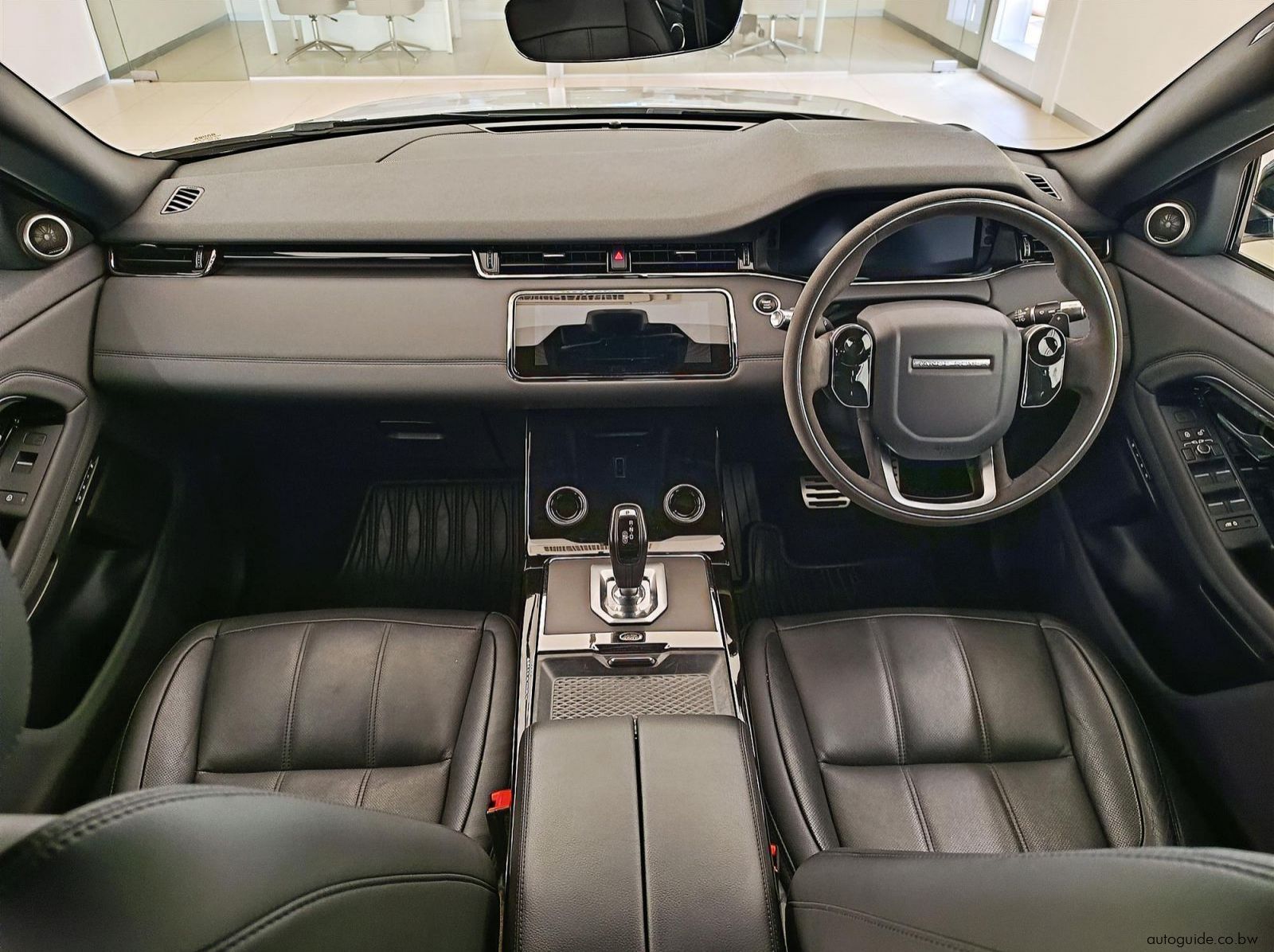 2019 Range Rover Evoque 2.0D 132kW SE pictures