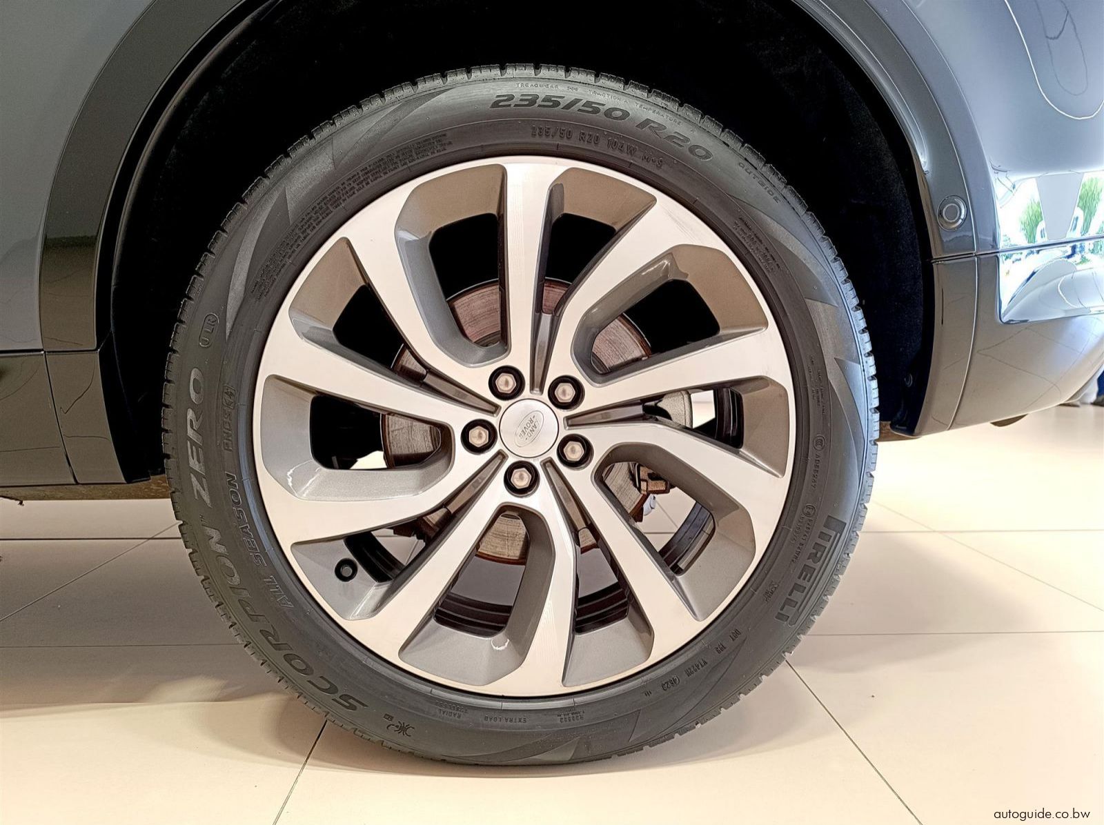 2024 Land Rover Discovery Sport 2.0D AWD 147kW D200 Dynamic HSE D200 pictures