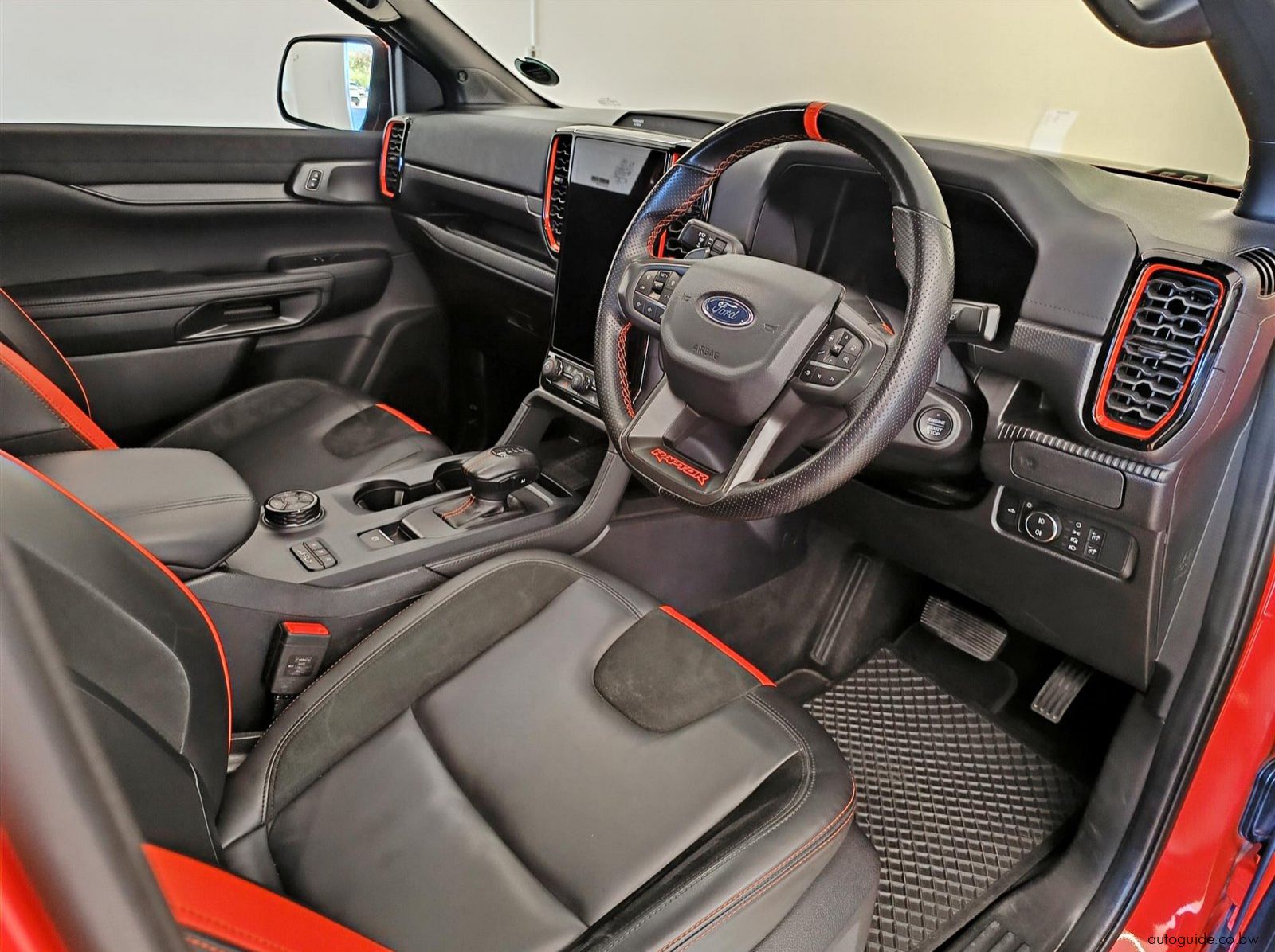 2023 Ford Raptor V6 pictures